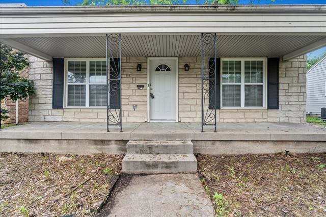 property at 4320 Woodcrest Ln