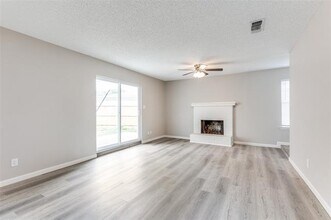 7304 Vista Cliff Dr in Fort Worth, TX - Building Photo - Building Photo