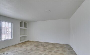 6932 Kilgore Dr in Las Vegas, NV - Building Photo - Building Photo