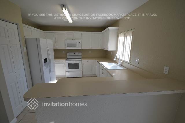 13517 SW 118th Passage in Miami, FL - Building Photo - Building Photo