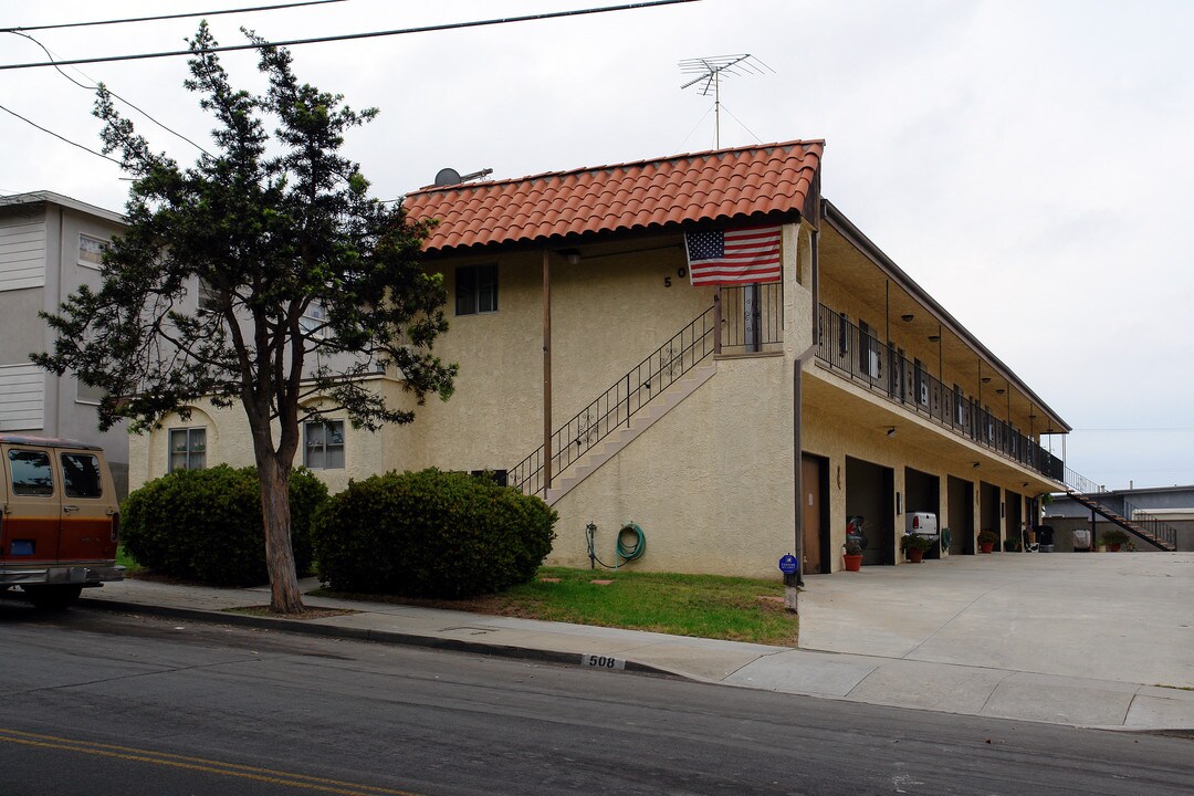 508 W Imperial Ave in El Segundo, CA - Building Photo