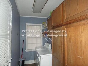 3880 Spottswood Ave in Memphis, TN - Building Photo - Building Photo