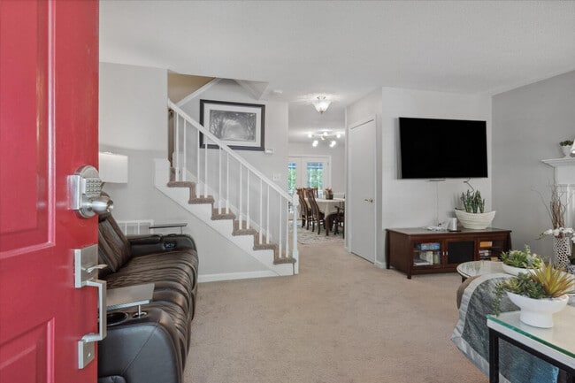 107 Barbary Ct in Cary, NC - Foto de edificio - Building Photo