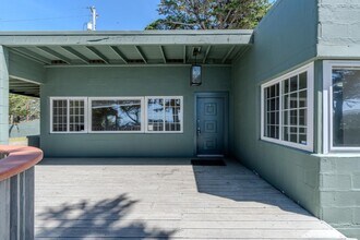 401 Griffin Ave in Pacifica, CA - Building Photo - Building Photo