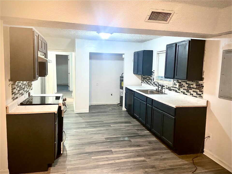 883 Carter St in Nashville, TN - Building Photo