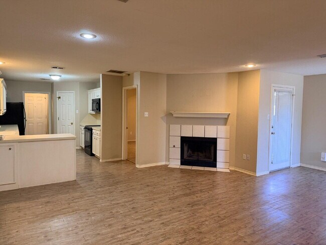 8232 Raleigh Ave in Lubbock, TX - Building Photo - Building Photo