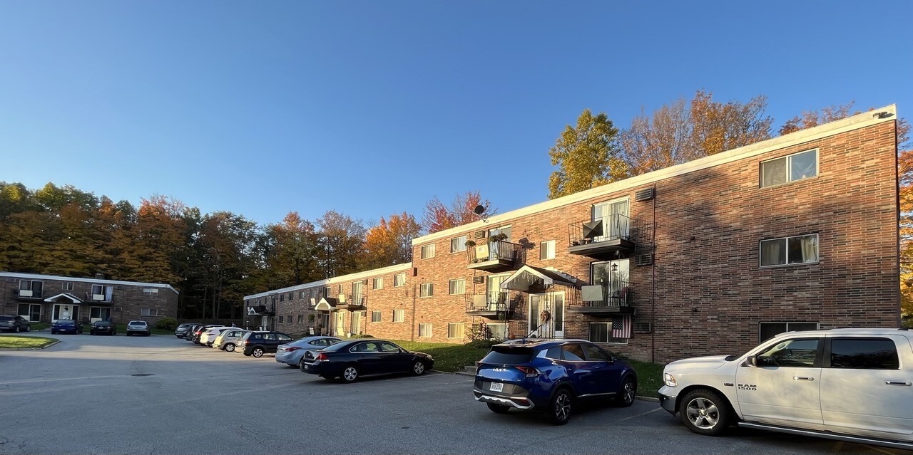 Mill Park Apartments in Chardon, OH - Building Photo