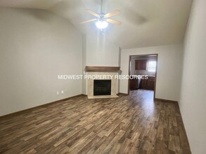 1021 Kaycee Dr in Raymore, MO - Building Photo - Building Photo