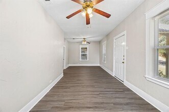 705 Madison St in Cleburne, TX - Building Photo - Building Photo