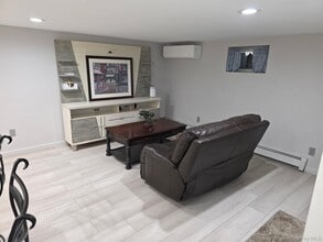 1260 Little Neck Ave in North Bellmore, NY - Building Photo - Building Photo