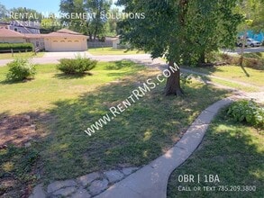 2737 SE Michigan Ave in Topeka, KS - Building Photo - Building Photo