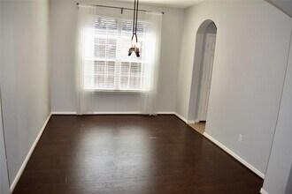 21559 Kings Bend Dr in Kingwood, TX - Foto de edificio - Building Photo