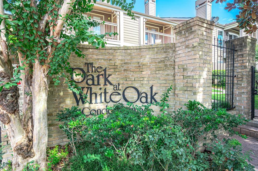 1880 White Oak Dr in Houston, TX - Building Photo