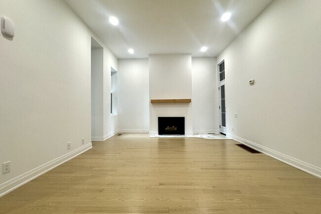 418 Brunswick Ave in Toronto, ON - Building Photo - Building Photo