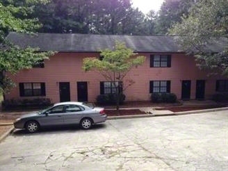 5144 High Point Rd in Union City, GA - Building Photo