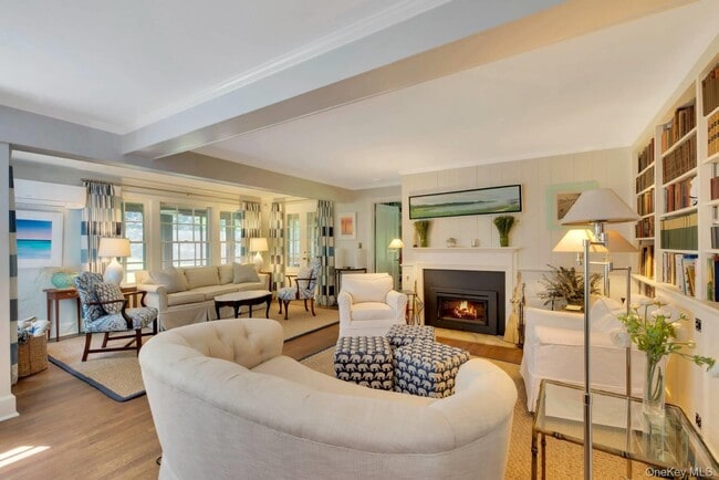 90 Old Depot Rd in Quogue, NY - Building Photo - Building Photo