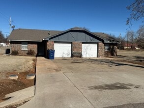 313 W Pine Ave in Duncan, OK - Building Photo - Building Photo