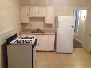 106 Jackson Ave in Cohoes, NY - Foto de edificio - Interior Photo
