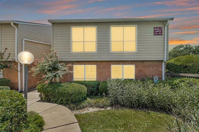 5005 Georgi Ln