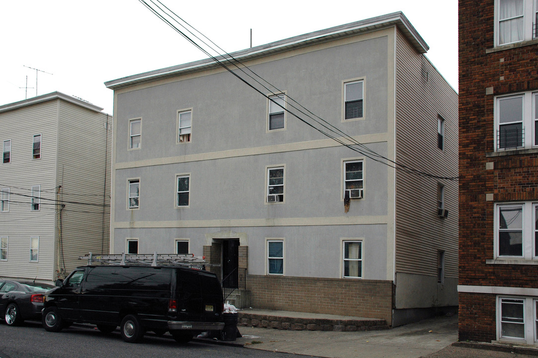 354-358 E 24 St in Paterson, NJ - Building Photo