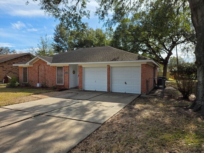 property at 2121 Redwood St