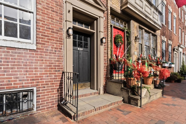 623-25 Pine St in Philadelphia, PA - Building Photo - Building Photo