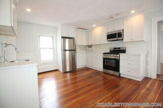 12 Albion Pl, Unit 2 in Boston, MA - Building Photo - Building Photo