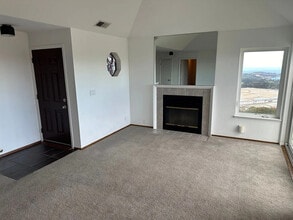 420 Pointe Pacific Dr in Daly City, CA - Building Photo - Building Photo
