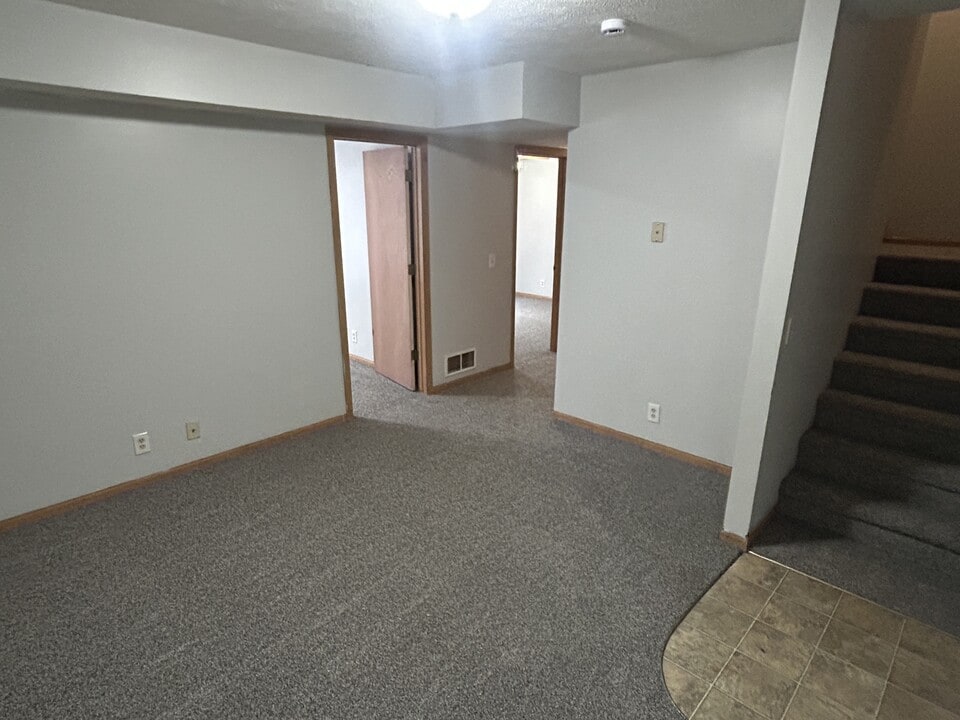 2910 N 42nd St in Lincoln, NE - Building Photo