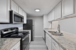 Fairway Greens Apartments in Dallas, TX - Building Photo