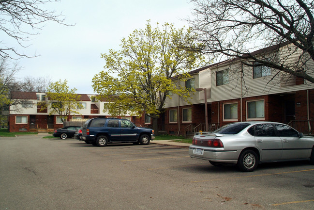 Medical Center Court Apartments in Detroit, MI - Building Photo - Building Photo