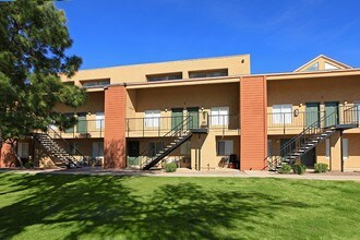 Arbor Village in Phoenix, AZ - Foto de edificio - Building Photo