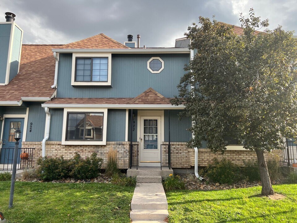 922 London Green Way in Colorado Springs, CO - Building Photo