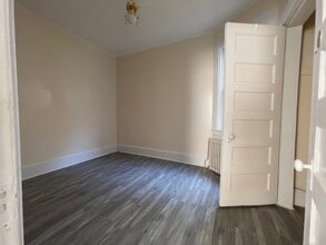 103 Storms Ave, Unit 1 in Jersey City, NJ - Building Photo - Building Photo