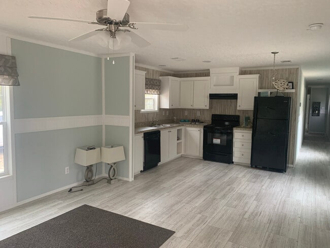 154 NW Alpata Ct