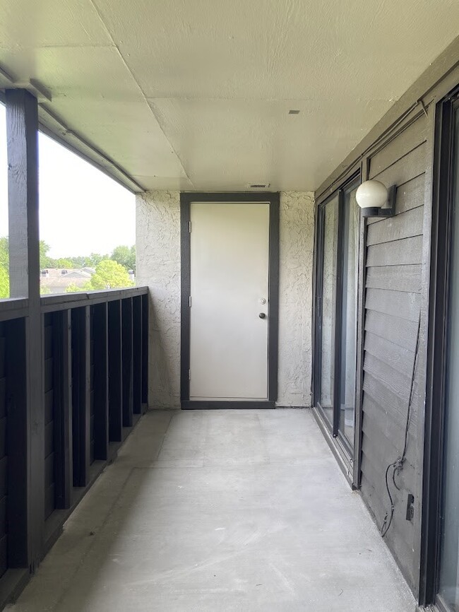 property at 3075 Walnut Bend Ln
