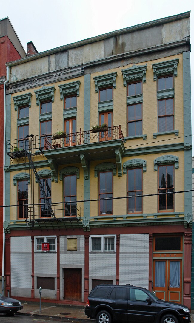 Park Hall in Cincinnati, OH - Building Photo - Building Photo