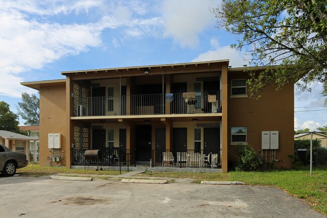 529 21st St in West Palm Beach, FL - Building Photo - Building Photo