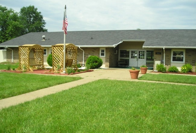 Sontra Evansville Apartments in Evansville, IN - Foto de edificio - Building Photo