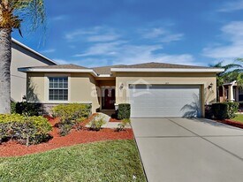 404 Britton Shores Ct in Ruskin, FL - Building Photo