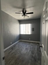 120 W 73rd St in Los Angeles, CA - Building Photo - Building Photo