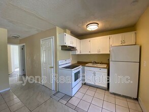 17367 Dowling Dr in Ft. Myers, FL - Building Photo - Building Photo