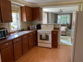 4650 E Lakeview Dr in Auburn, NY - Building Photo - Building Photo