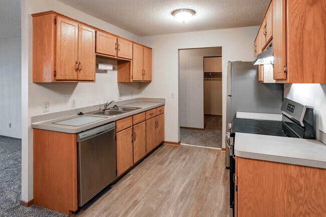 River Ridge Apartments in Anoka, MN - Building Photo - Interior Photo