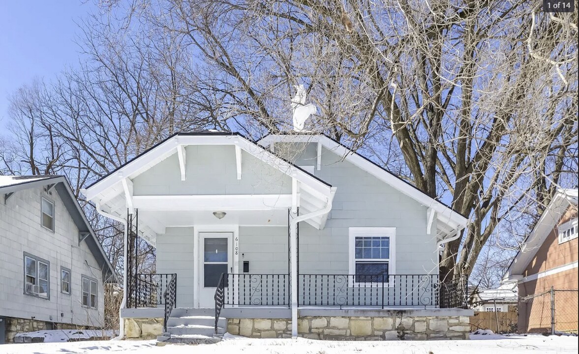 6108 Tracy Ave in Kansas City, MO - Building Photo