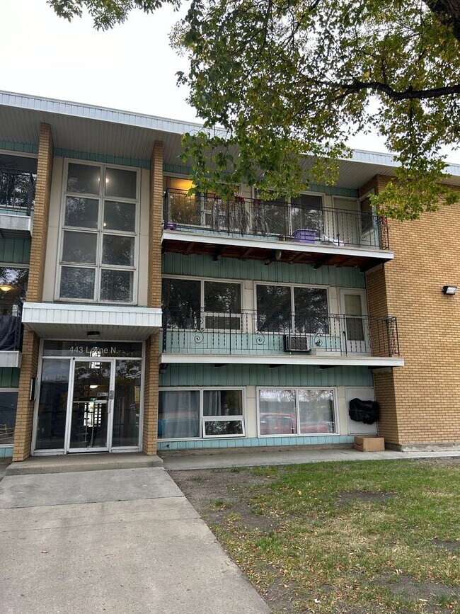 443-443 Lorne St N in Regina, SK - Building Photo - Building Photo