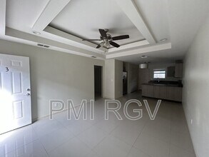 1207 Upas Dr in Edinburg, TX - Building Photo - Building Photo