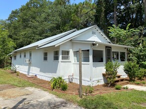 934 Walker Ave SW in Live Oak, FL - Building Photo - Building Photo