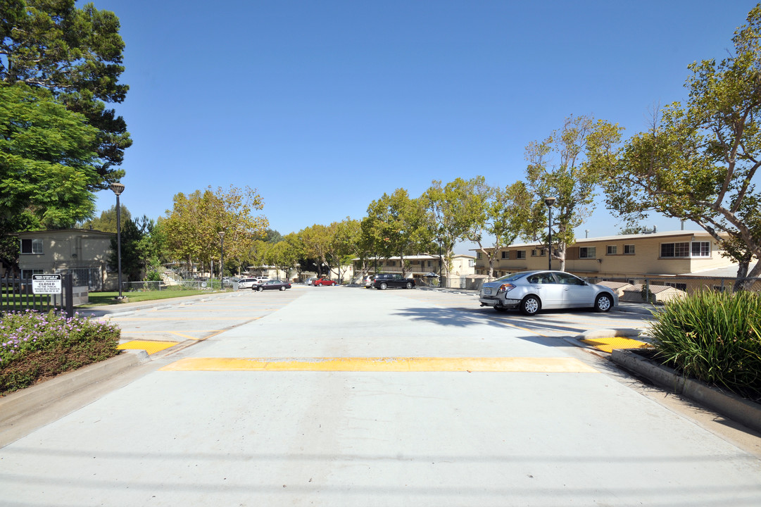 Harbor Hills in Lomita, CA - Building Photo