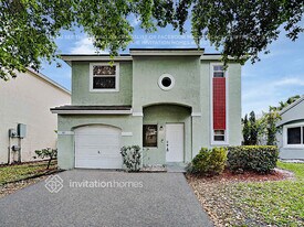 811 NW 98th Ave in Plantation, FL - Building Photo